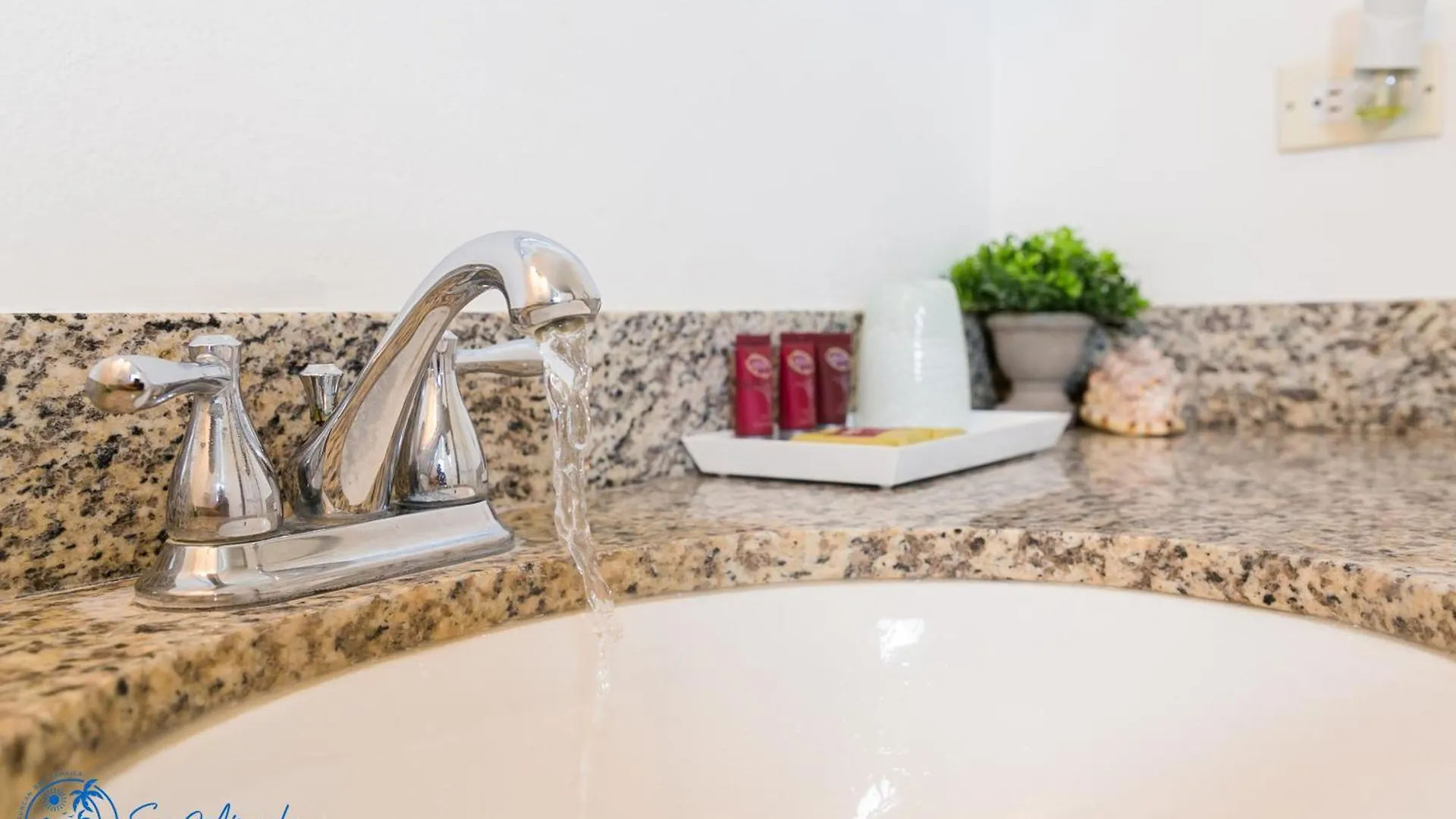 Sea Miracle Villa/Beach Cottage Silver Sands بيت للعطل