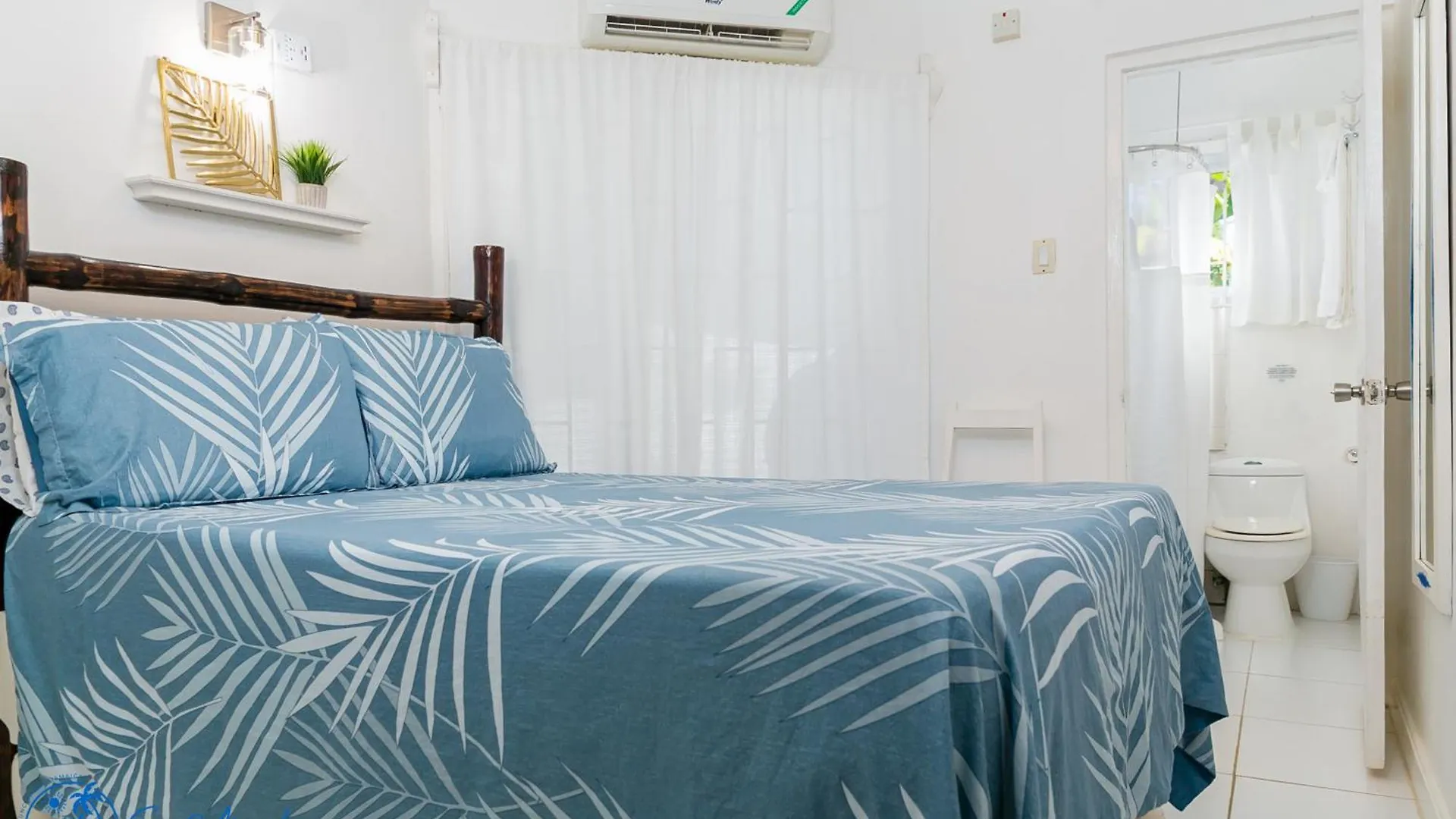 Sea Miracle Villa/Beach Cottage Silver Sands 0*,  جامايكا